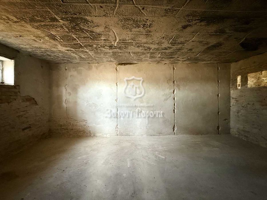 Будинок, 2 поверхи, ділянка — 0,8 га. с. Гавронщина, Макарівський р-н