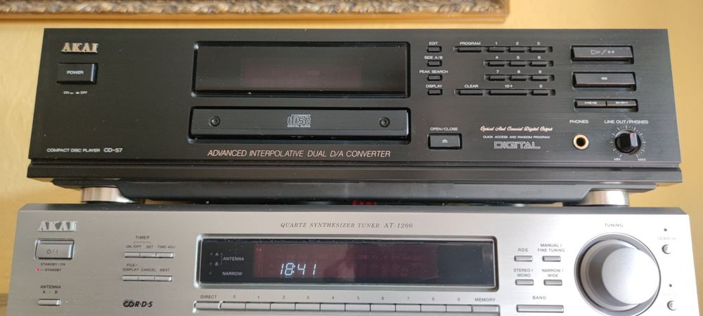 Akai CD - 57 player