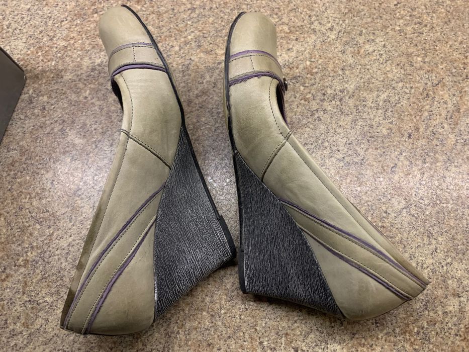 Buty na koturnie karino