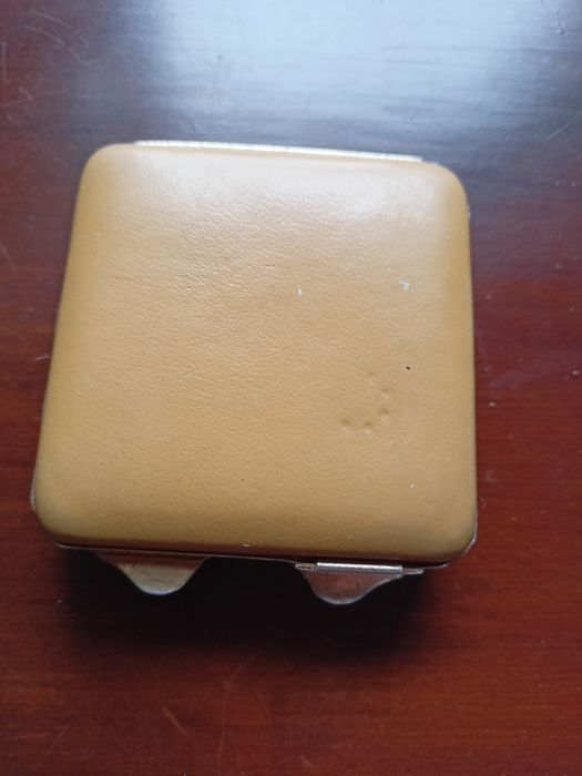 Puderniczka ze skóry lata 60,70