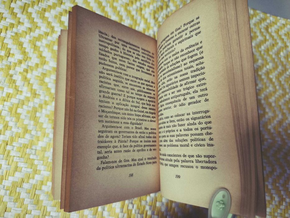 CATÓLICOS E POLÍTICA de Humberto Delgado a Marcelo Caetano