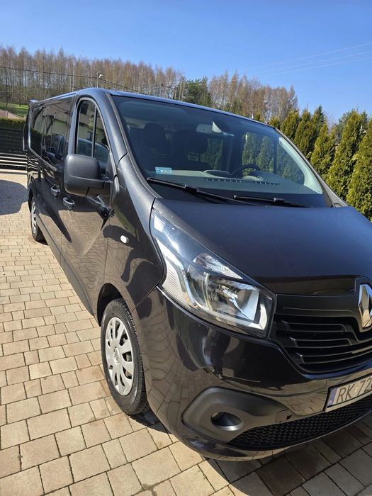 Renault Trafic Sprzedam Renault Trafic 2018 r., Grand Passenger, 9 miejsc