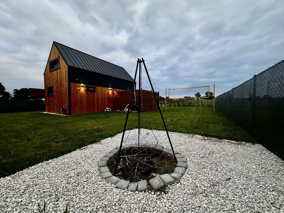 Stodoła Janusz z balią nad jeziorem