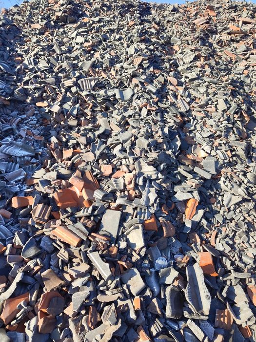 Gruz z betonowej dachówki