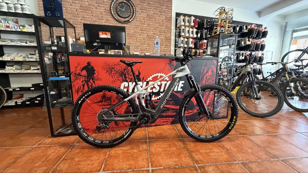 Bicicleta Mondraker Crafty r carbon