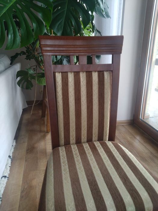 Krzeseła do jadalni (drewno + tapicerka) – OKAZJA!