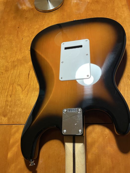 Guitarra Squier, by Fender.