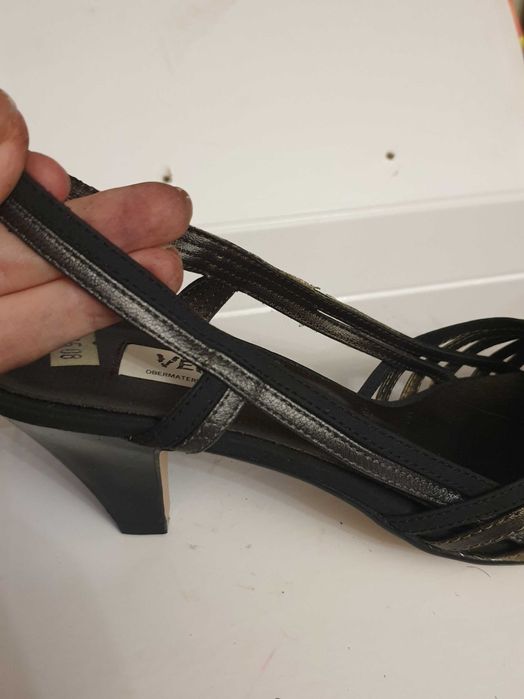 Вінтажні босоніжки з квіткою р. 38 Нові