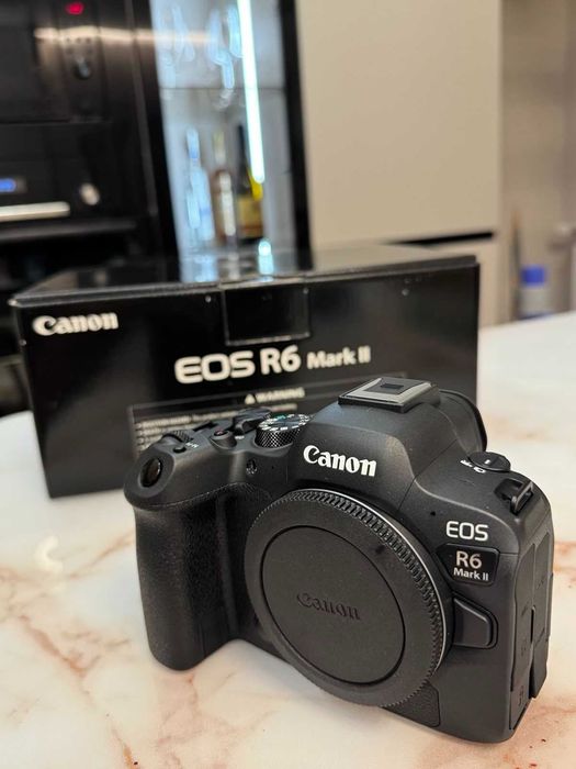 Canon EOS R6 Mark II У наявності