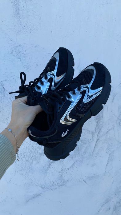 Продам кроссовки