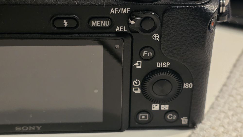 Sony a 6300. Super stan, znikomy  przebieg migawki. 2 obiektywy