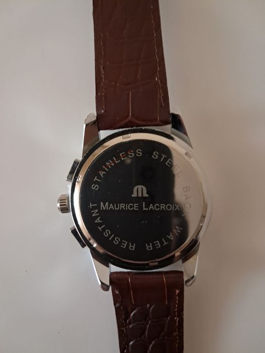Годинник Maurice Lacroix.