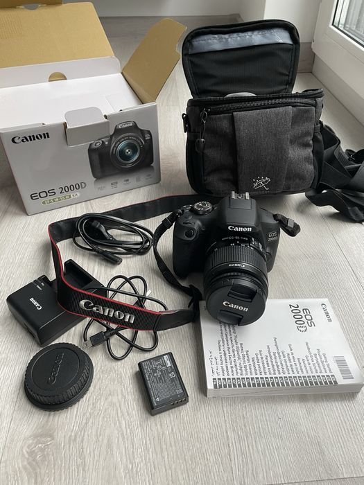 Canon EOS 2000D EF-S 18-55 III