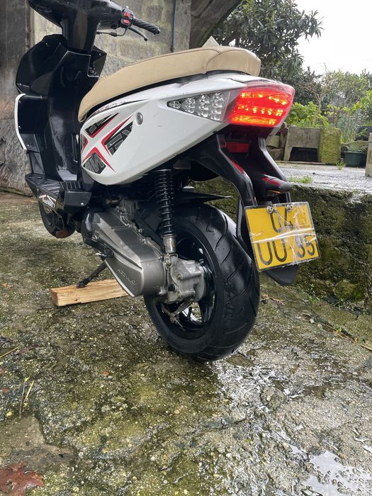 Scooter keeway f-act 50.