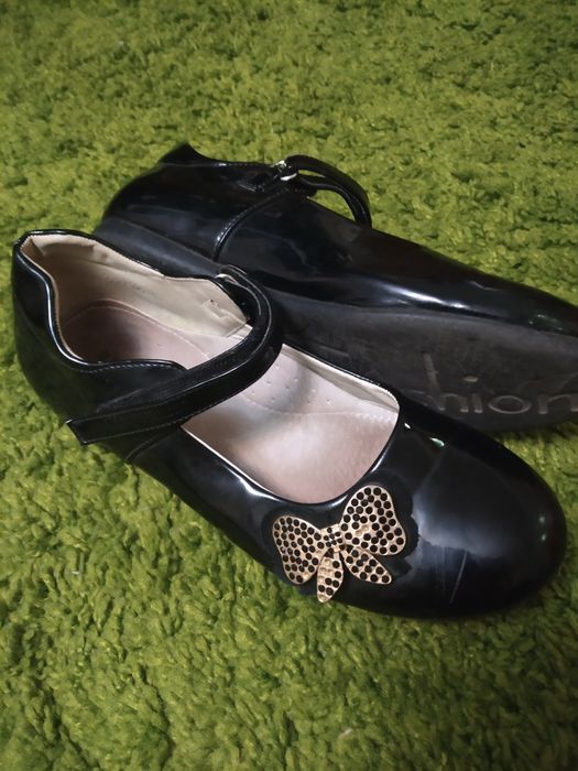 Туфлі на дівчинку 36 розмір