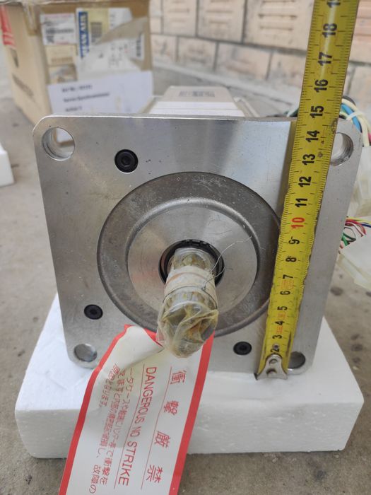 AC Servo motor (сервомотор)