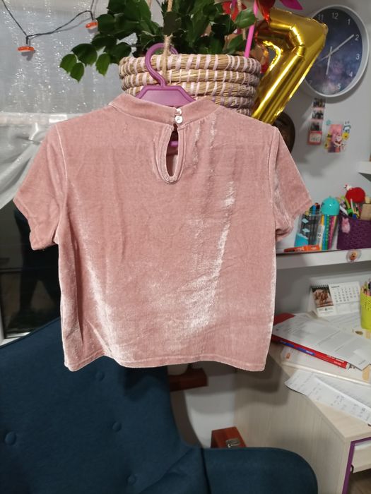 Bluzka elegancka aksamitna r 140 pudrowy róż