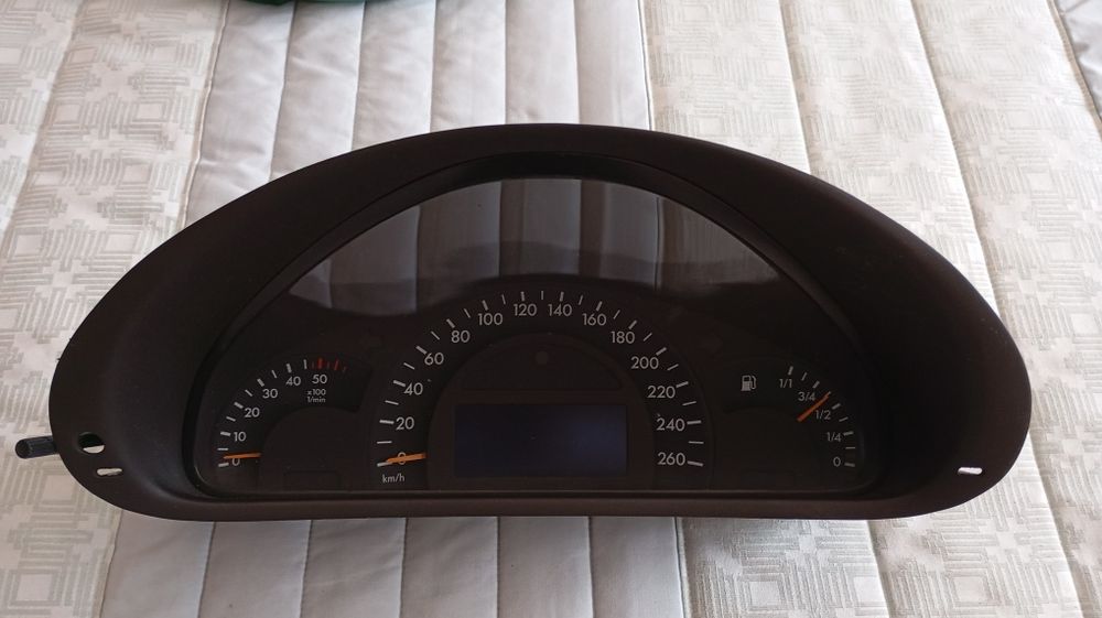 Vendo Volante + Airbag e Quadrante fase 1

Quadrante fase 1 - 50€

Valor negociável