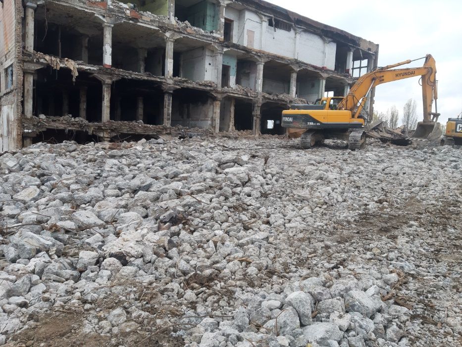 Демонтаж  любых типов зданий,копаем котлованы,аренда спецтехники