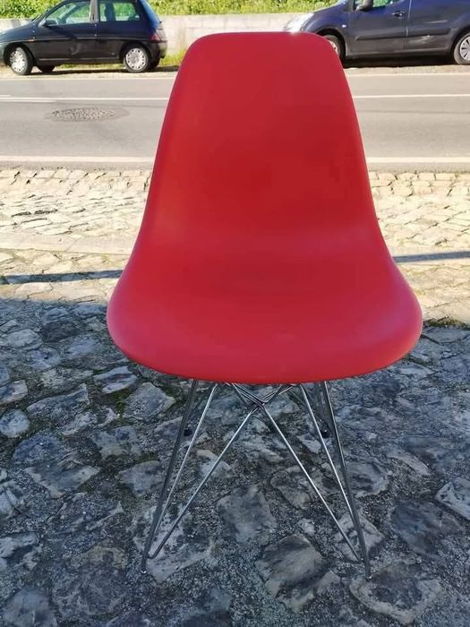 Cadeiras plástico rigido