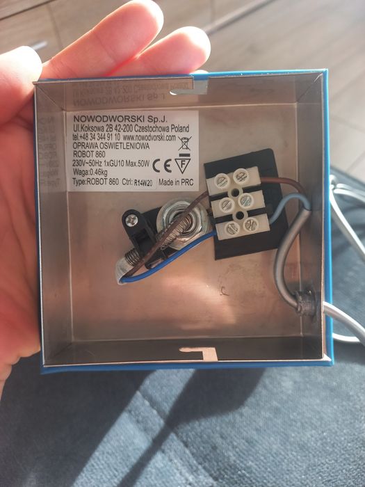 Lampa kinkiet przełącznik