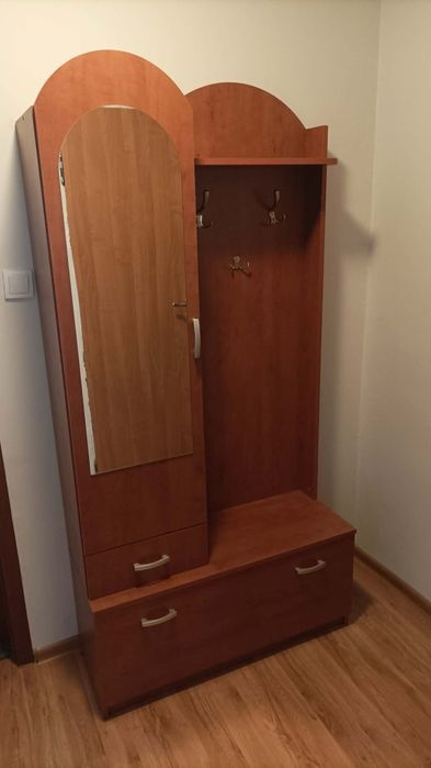 Sprzedam szafę do przedpokoju