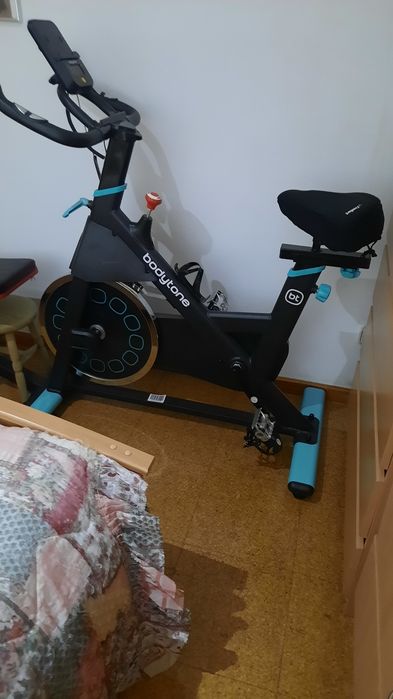 Banco Abdominal     e   Bicicleta Estética