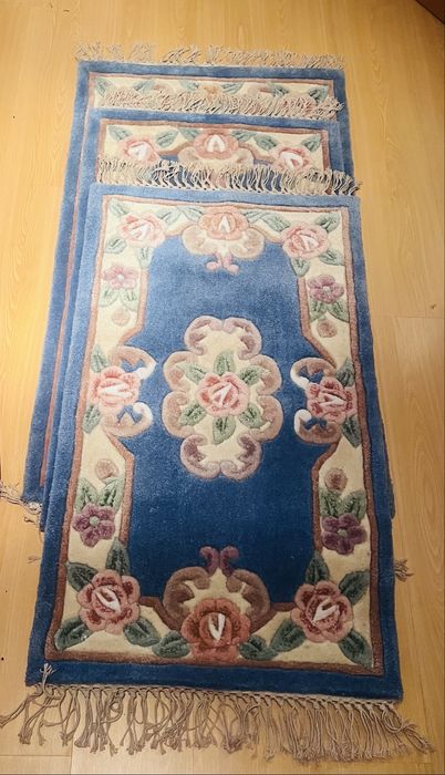 Tapetes de quarto em muito bm estado 1x20x69 -1x08x 62.