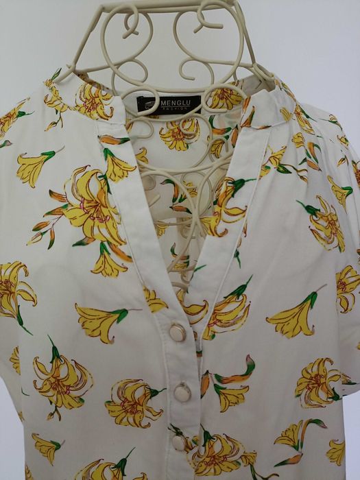 Blusa estampada amarelo e branco, tam S
