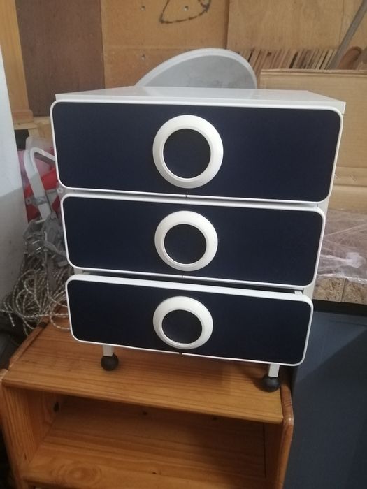 Mesa cabeceira azul branca