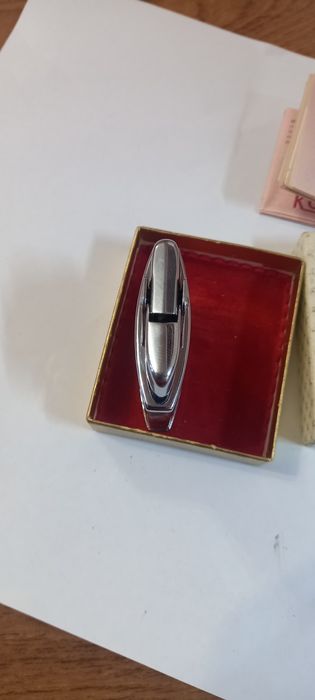 Зажигалка Ronson.