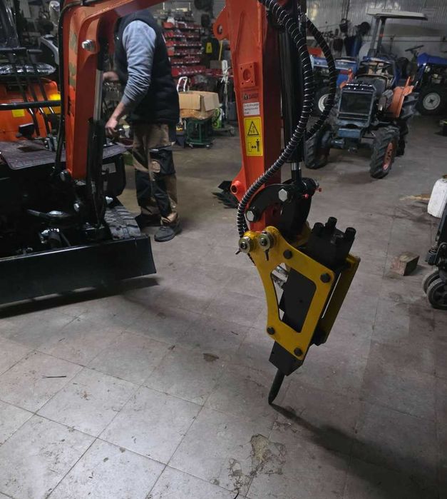 MARTELO HIDRÁULICO NOVO – 1.000 € (IVA incluído)