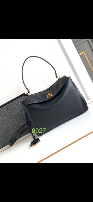 Сумка Balenciaga Rodeo medium