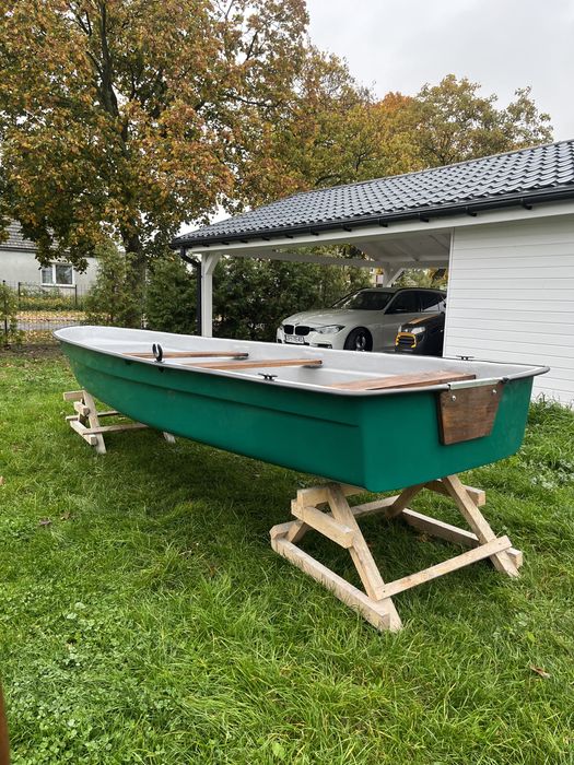 Lodz łódka łódź lodka lodki lodzie wioslowa wedkarska wędkarska