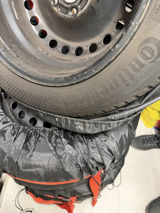 Opony Continental zimowe WinterContact 2023r 205/55/R16 z felgami Ford