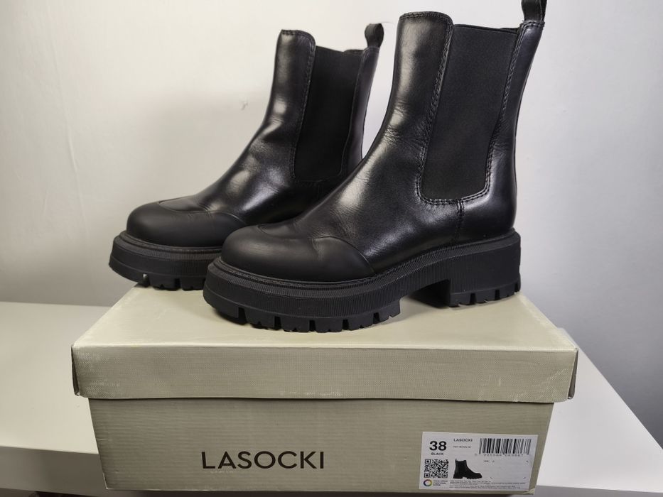 СРОЧНО  до 1.02. Ботинки натуральная кожа размер 38 деми