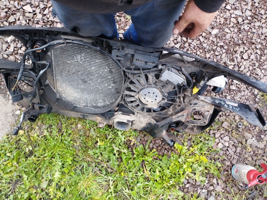 Audi a4 b7 pas przedni kompletny chłodnice belki wentylator 2.5 v6