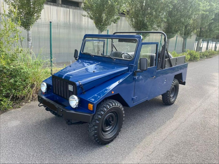 UMM 2.3 turbo diesel 8 lugares