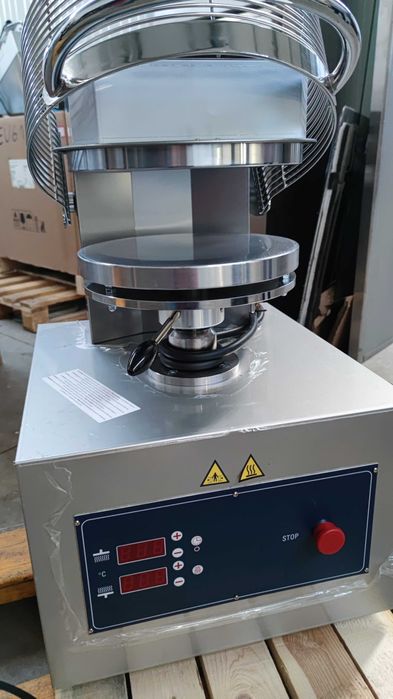 Formadora / laminador / modeladora de pizzas (pizzaria) NOVA