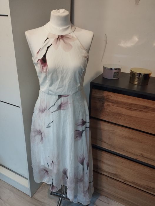 Śliczna sukienka na wesele ,randkę Andrzejki