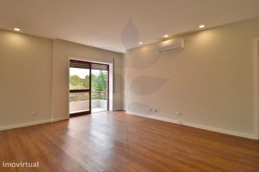 Venda Apartamento T3 Renovado - São José de São Lázaro
