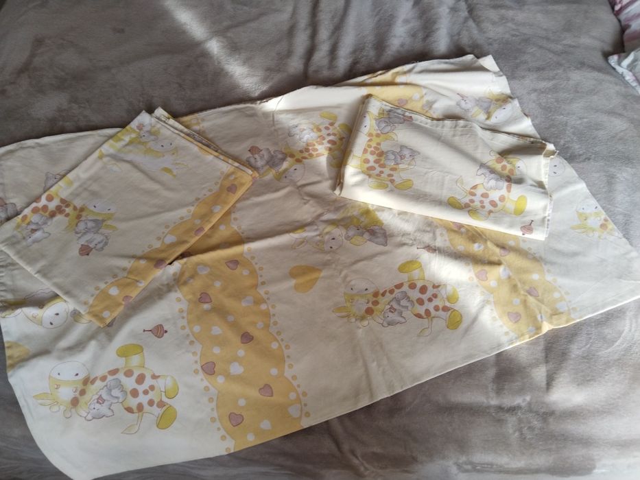 Постільна білизна для дитячого ліжечка