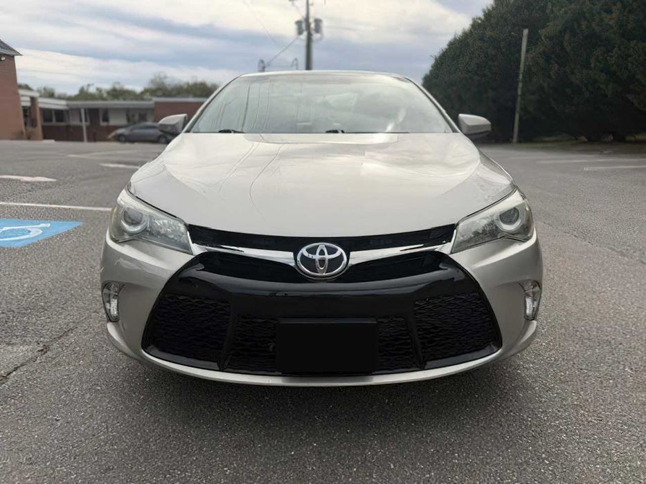 Toyota Camry      2016