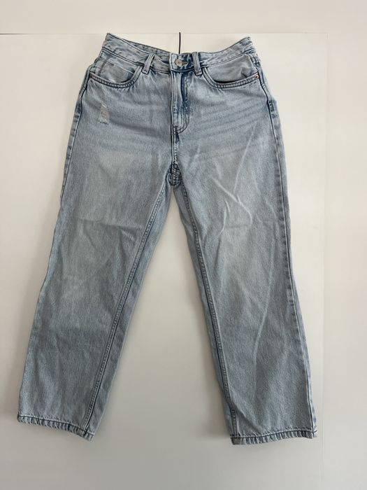 Niebieskie jeansy