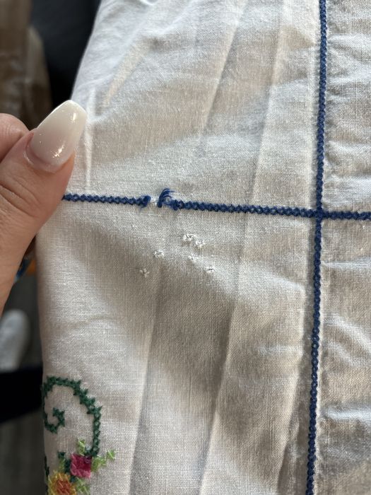 Toalha de mesa bordada a ponto cruz manual e 12 guardanapos