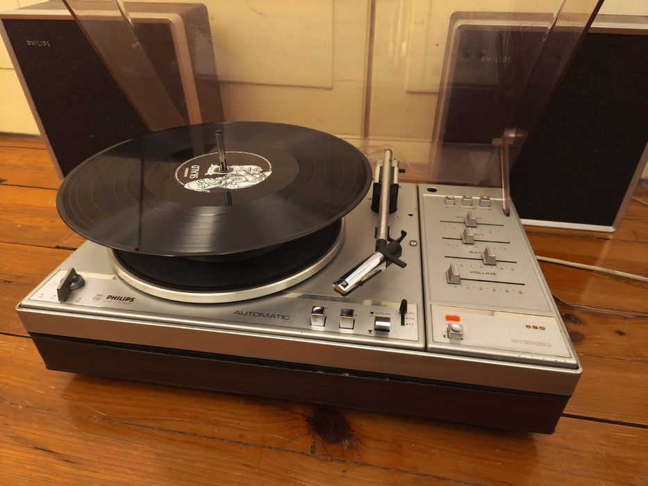 Gira-discos com Colunas Philips 660 Automático (anos 70)