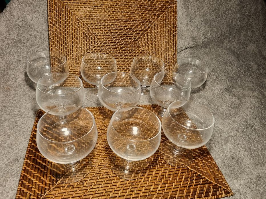 10 taças com pé em vidro