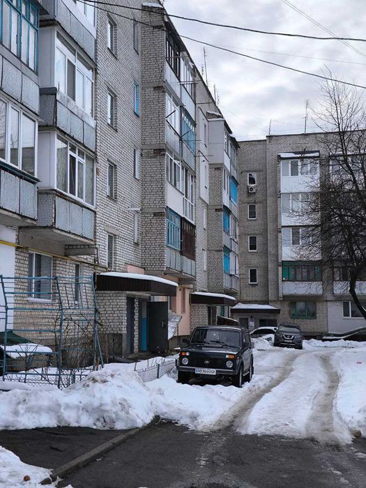 Продаж просторої 4 кім квартири