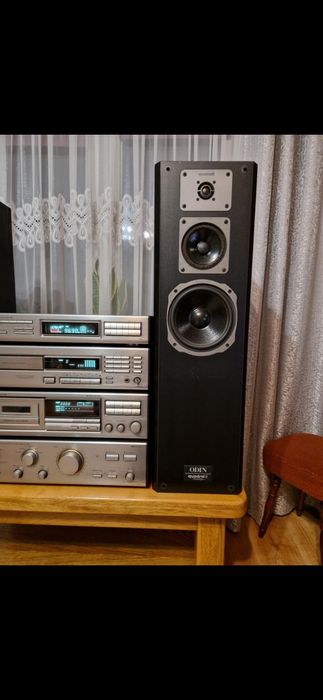 Wieża  hi-fi ONKYO z głośnikami