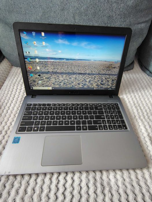 Laptop Asus używany